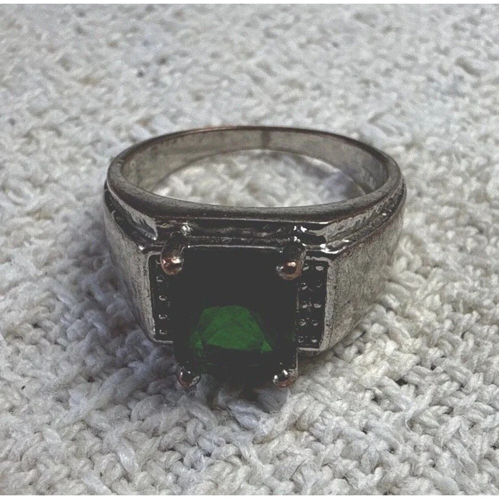 VTG Emerald Ring Radiant Cut Created Emerald Ring 925 Sterling sz 11 Green
